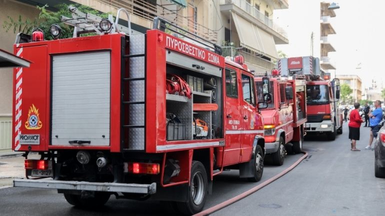 Μέγαρα: Φωτιά σε εγκαταλελειμμένο κτήριο – Εντοπίστηκε νεκρός άνδρας